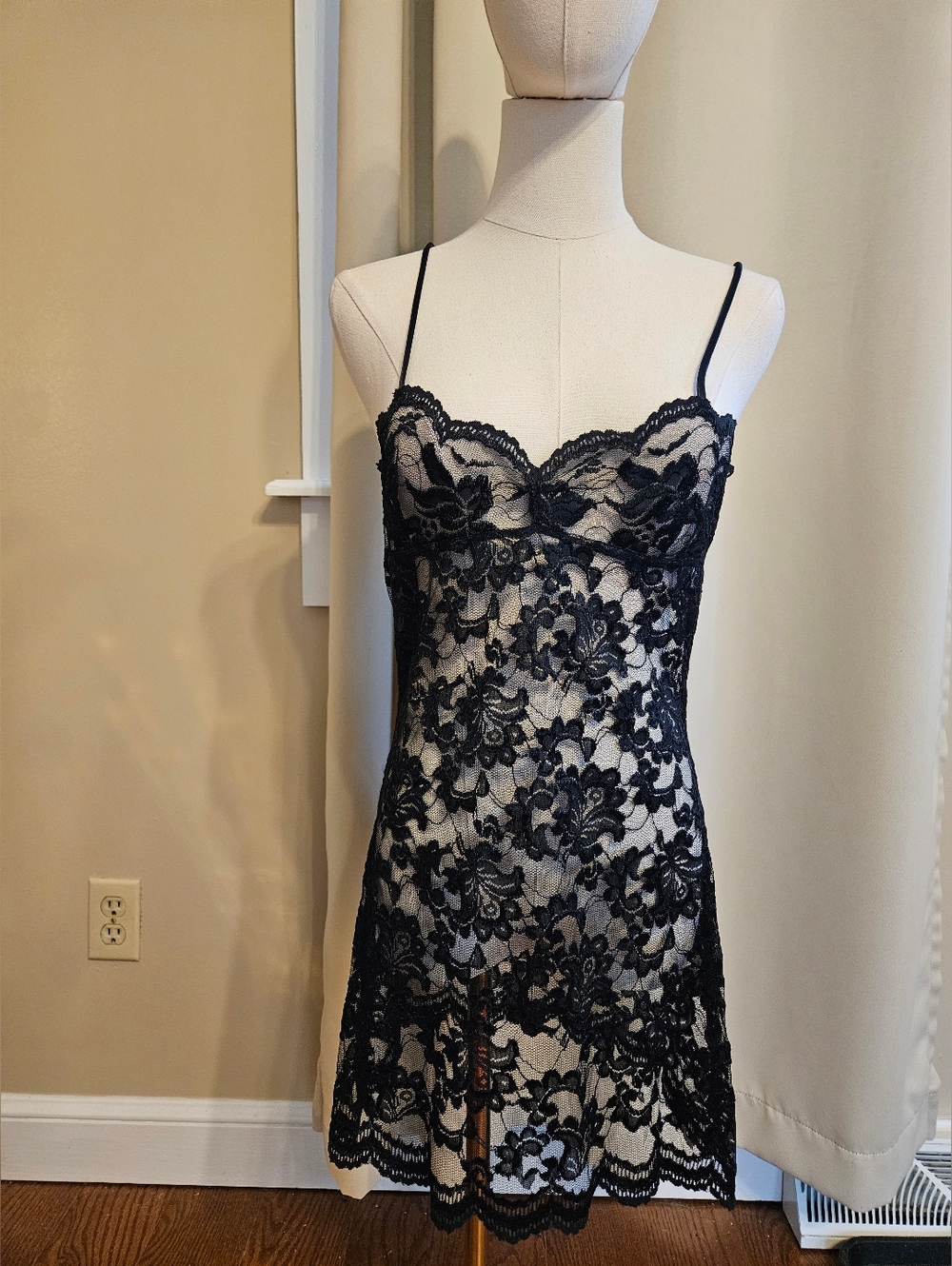 Victoria's Secret Black Floral Lace Sleepwear Or Slip